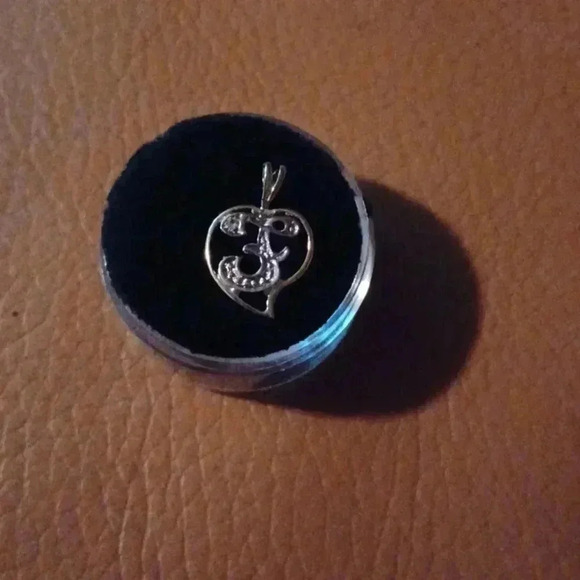 🌹Gold plated letter pendant "F" - Picture 2 of 6